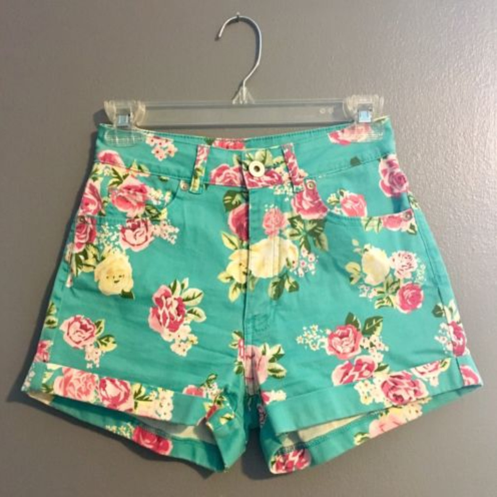 Bullhead Mom Short High Rise Floral